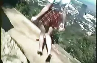 XXX أحمر الشعر الوحش مقاطع نيج سكسي في سرير السماء