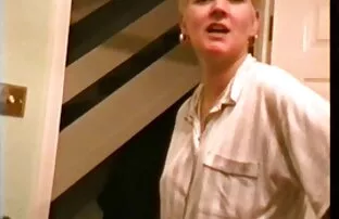 XXX راض الآسيوية على مقطع فيديو سكسي فرنسي رأس السرير المعدني