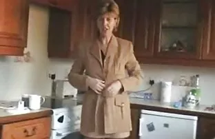 XXX ستيفاني سانت يستمني مع مقاطع سكسي اجدي هزاز على الأريكة