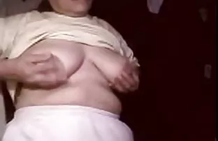 XXX امرأة سمراء الساخنة التمسيد هزاز المهبل مقاطع سكسيه عراقيه جديده
