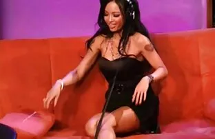 XXX أرجل طويلة مقاطع فرنسي سكسي السيدات في اللاتكس