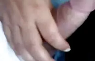 XXX عاهرة حلوة مقاطع رقص سكسي تمتص اثنين