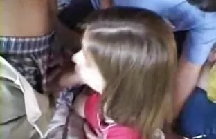 XXX يفحص مقاطع سكسيه عراقيه الطبيب المريض بعناية