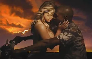 XXX الهند الصيف تعطي في الأبنوس مقاطع فيديو سكسي كويتي غنية في منزله